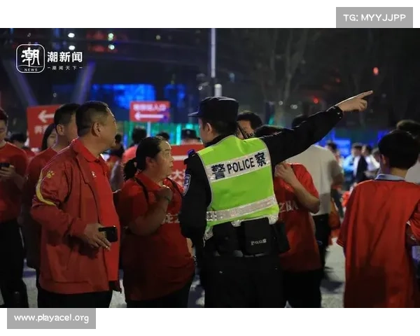国足迎来超7万人散场瞬间震撼全场场面壮观令人动容 国足迎来超7万人散场瞬间震撼全场场面壮观令人动容
