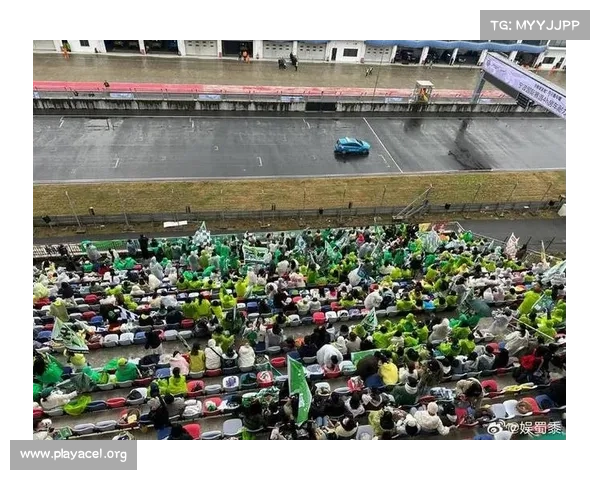摩托姐姐宁波赛车场应援 85号赛车手赛道平安绿意满满 摩托姐姐宁波赛车场应援 85号赛车手赛道平安绿意满满